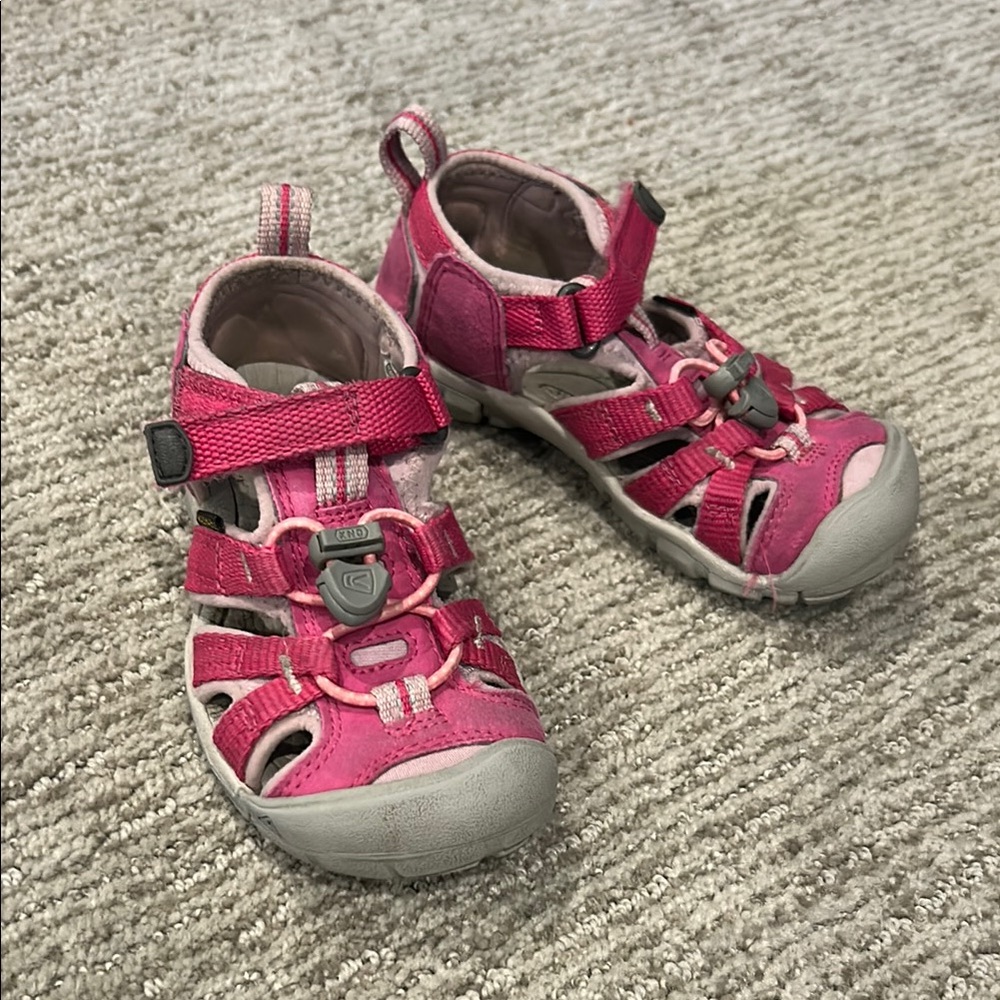 Girl Keen Pink Sandals Size 9